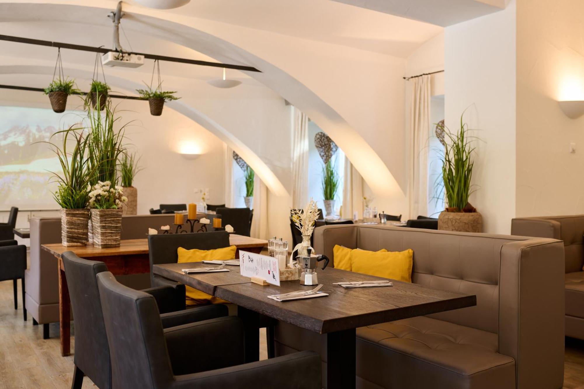 Wallner - Hotel & Wirt Arnoldstein Luaran gambar