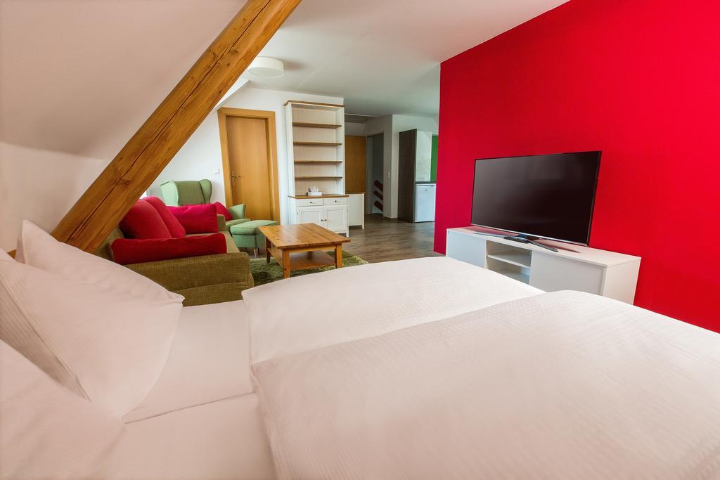 Wallner - Hotel & Wirt Arnoldstein Luaran gambar